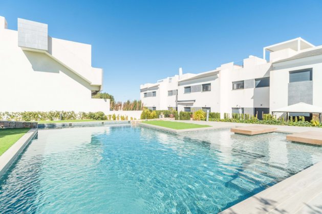 Bungalow 2+1 en Los Balcones, Torrevieja — фото 1