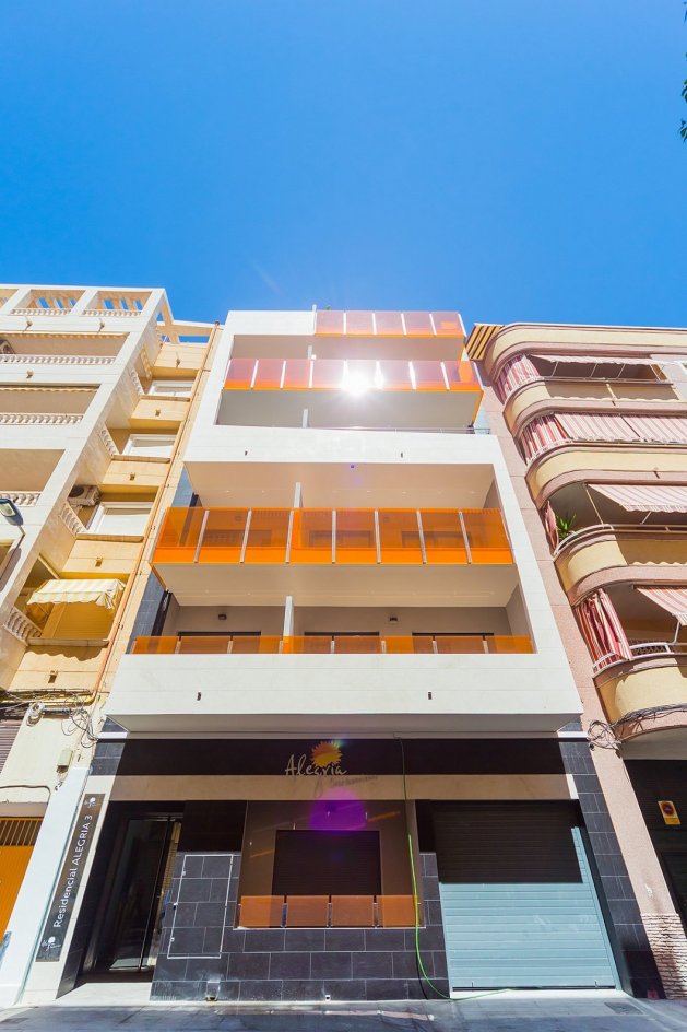 Apartments in the centre of Torrevieja — image 1