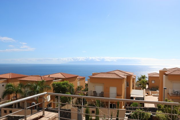Oceanfront villa on Tenerife — image 2