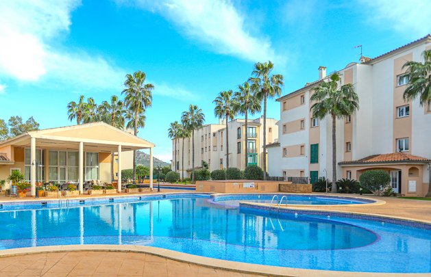 Apartment with private garden in Santa Ponsa, Mallorca — image 1