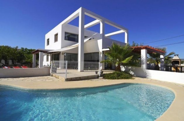 Villa en Calpe, Costa Blanca a 900 m del mar — фото 1