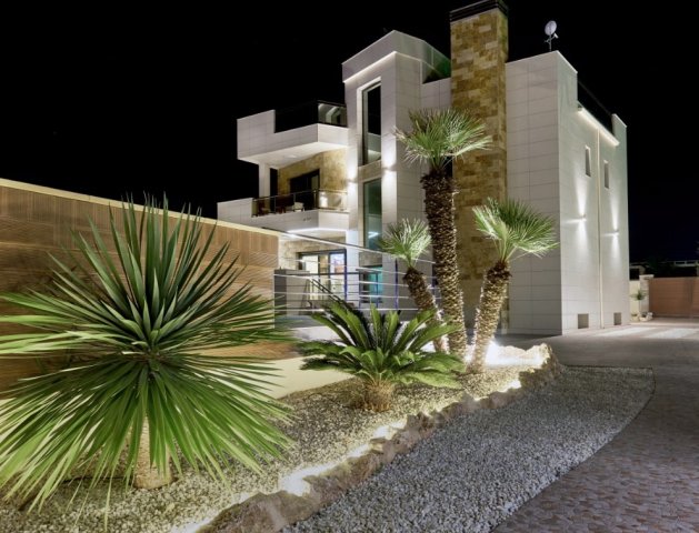 New villa in Alicante 50 meters from the sea — image 4