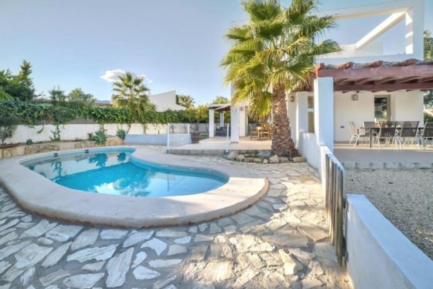 Villa en Calpe, Costa Blanca a 900 m del mar — фото 2