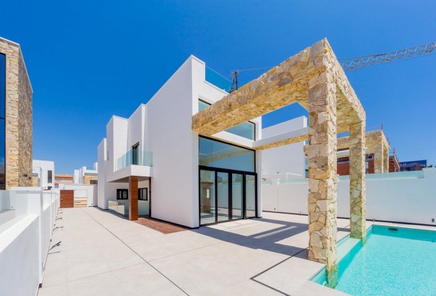 Villa at 700 m from the sea in Torrevieja — image 3