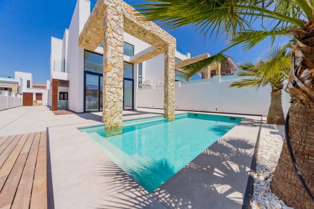 Villa at 700 m from the sea in Torrevieja — image 4