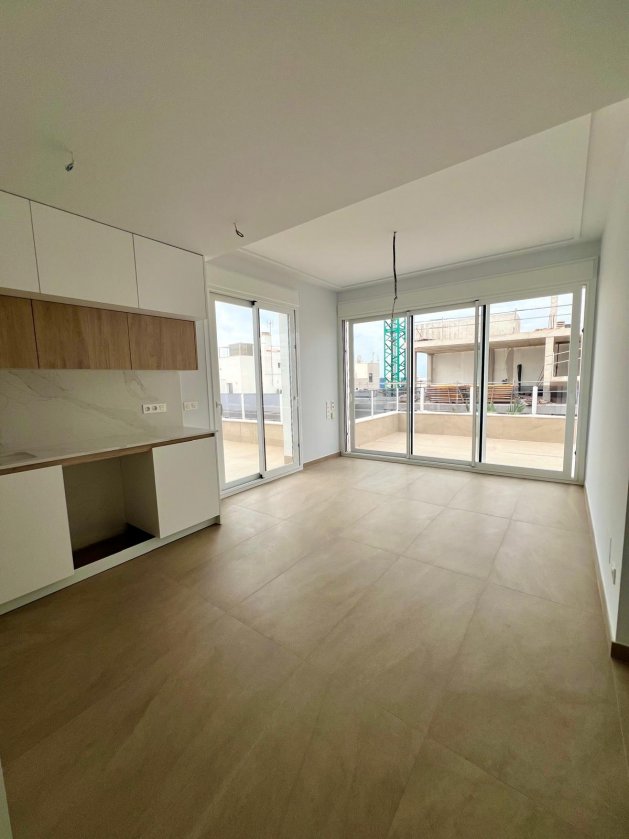 Apartment 2+1 50 meters from Los Locos beach in Torrevieja — image 3