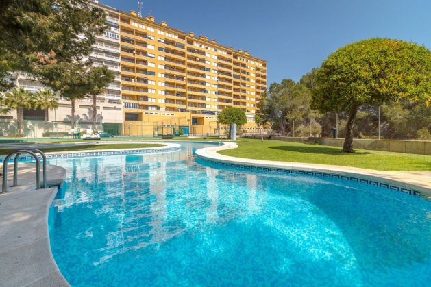 Apartments at 800 meters from the sea in Campoamor — image 1