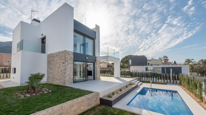 Villa at 700 m from the beach in Colonia de Sant Pere, Mallorca — image 1