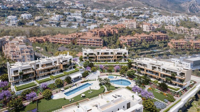2+1 apartment in Estepona — image 2