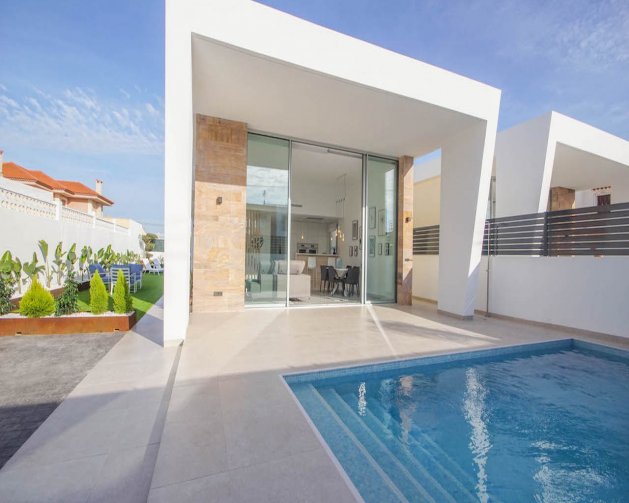 Villa en Torrevieja — фото 1