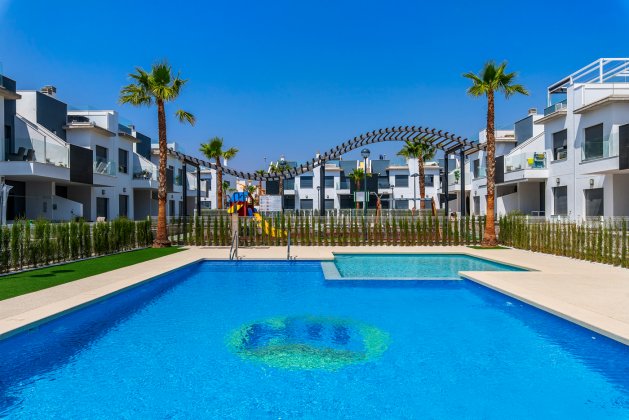 Apartamentos en Pilar de la Horadada, Orihuela Costa a 1 km del mar — фото 1