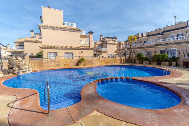 Casa adosada en Villamartin, Orihuela Costa cerca del mar — фото 1