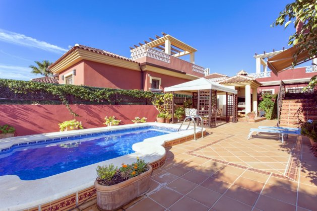 Villa de tres dormitorios con dos plantas en la urbanización de Lo Crispin, Algorfa — фото 1