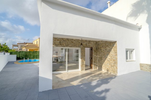 Villa en Torre de la Horadada, Orihuela-Costa a 100 metros del mar — фото 2