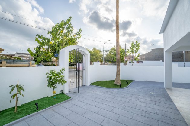 Villa en Torre de la Horadada, Orihuela-Costa a 100 metros del mar — фото 4