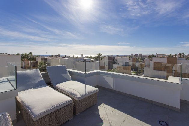 Villa at 900 meters from the beach in Torrevieja — image 3