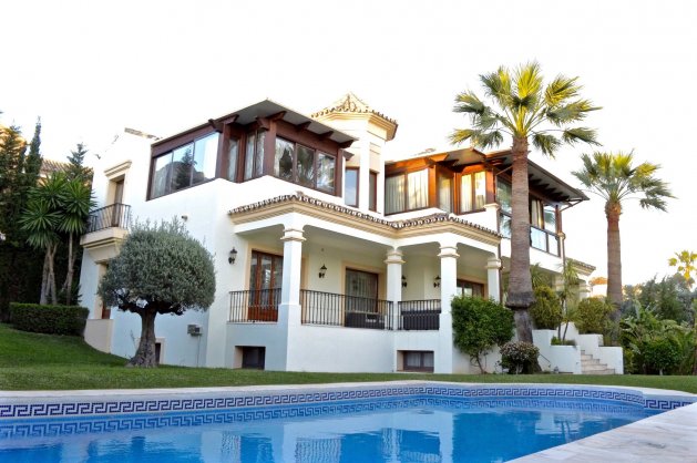 Villa with sea view in Sierra Blanca, Marbella — image 1