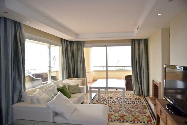 Apartments on the first line of the sea in Cancelada, Estepona — image 1