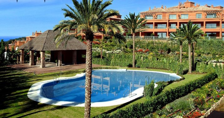 Apartments at 8 minutes from the sea in Estepona — image 1