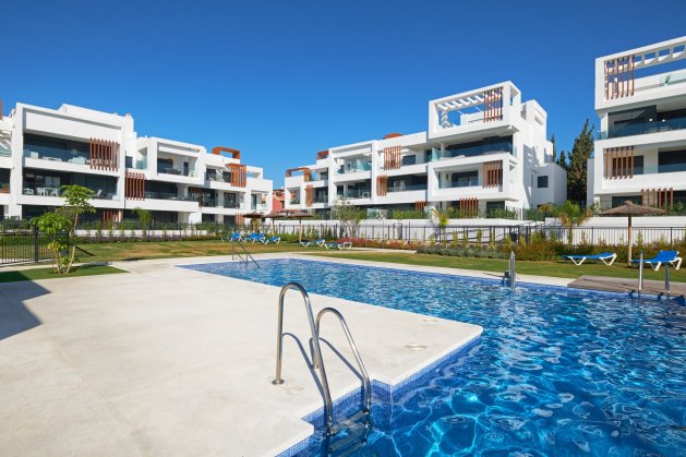 Apartments with sea view in New Golden Mile, Estepona — image 1