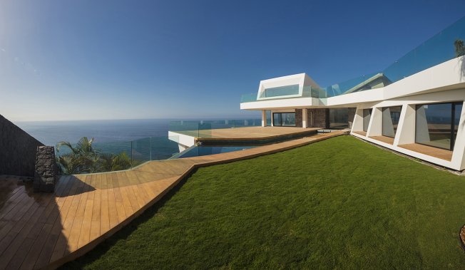 Luxury villa on the Atlantic coast on Tenerife — image 1